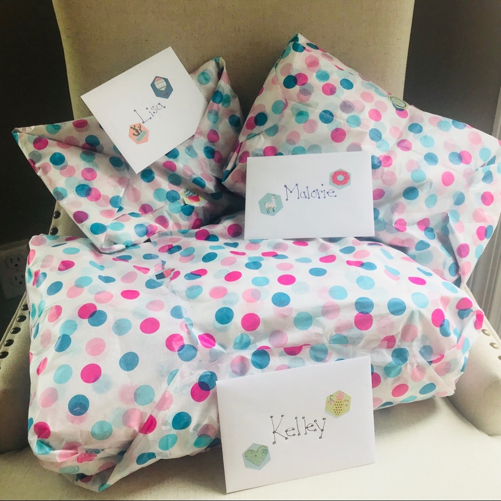 Expect ADORABLE Shipping!! 🛍🎀